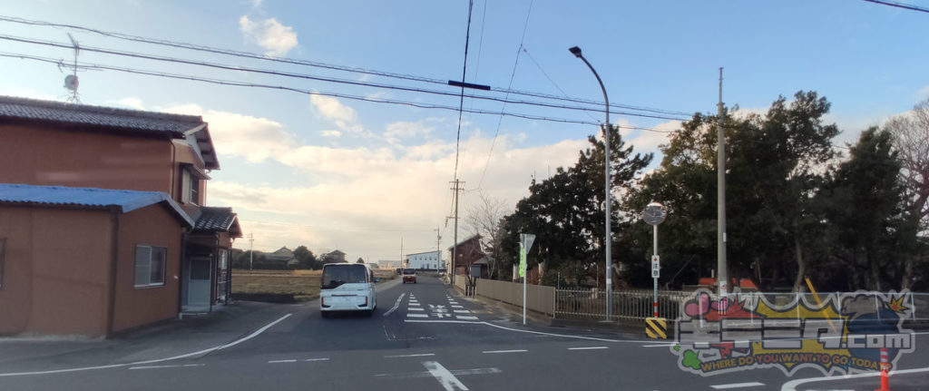 コストコ岐阜羽島倉庫店への最速ルートは神社のヨコを通る。